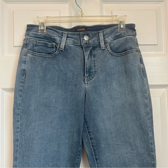 NYDJ Marilyn Straight 8P Jeans in Light Wash - Picture 4 of 11